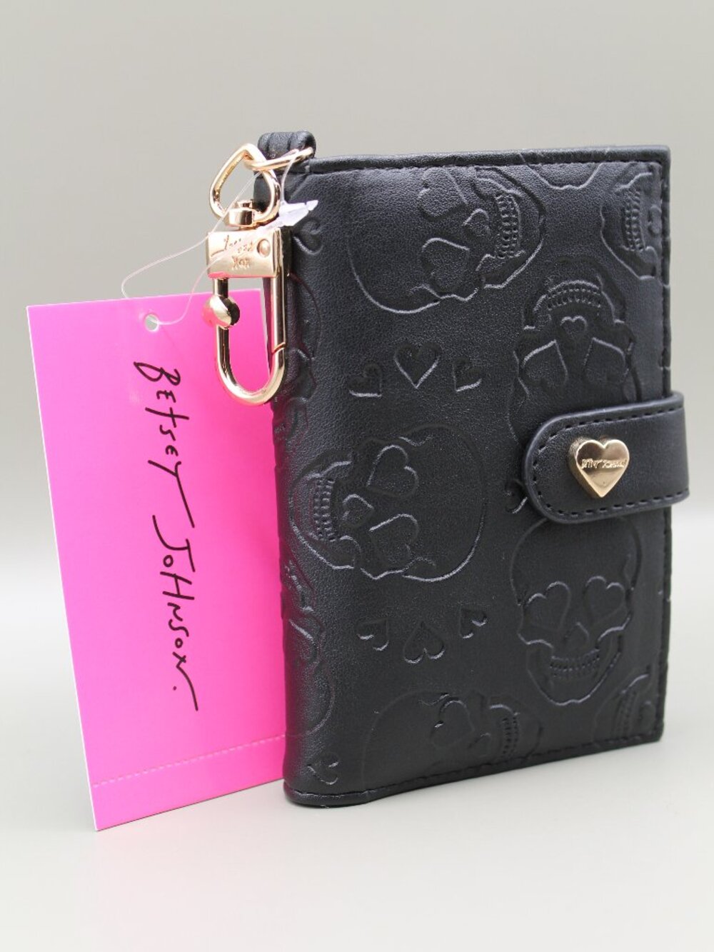 Betsey Johnson  Black Skull Heart Embossed Card Case Wallet NWT